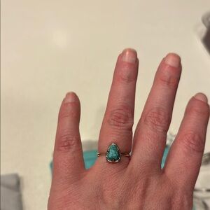 KENDRA SCOTT Elegant Turquoise Gold Ring SIZE 5